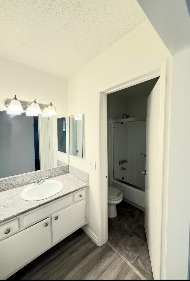 144 South Doheny Drive - Photo 3 of 13