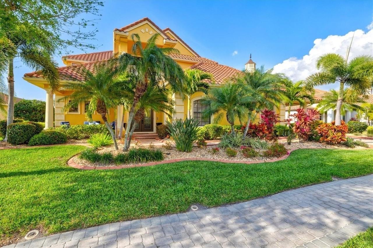 540 Fore Dr - Photo 2 of 50