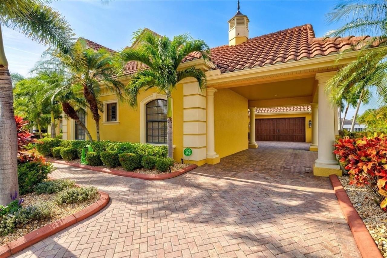 540 Fore Dr - Photo 3 of 50