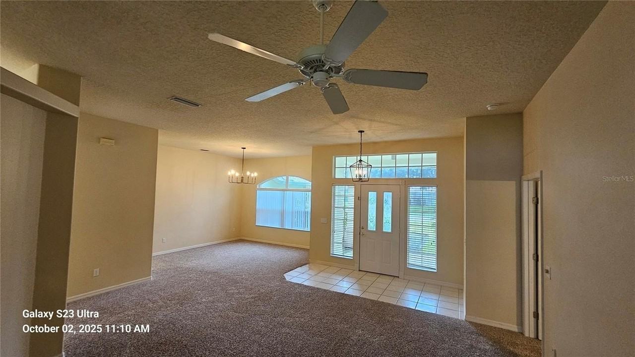 41 Creek Bluff Way - Photo 4 of 33