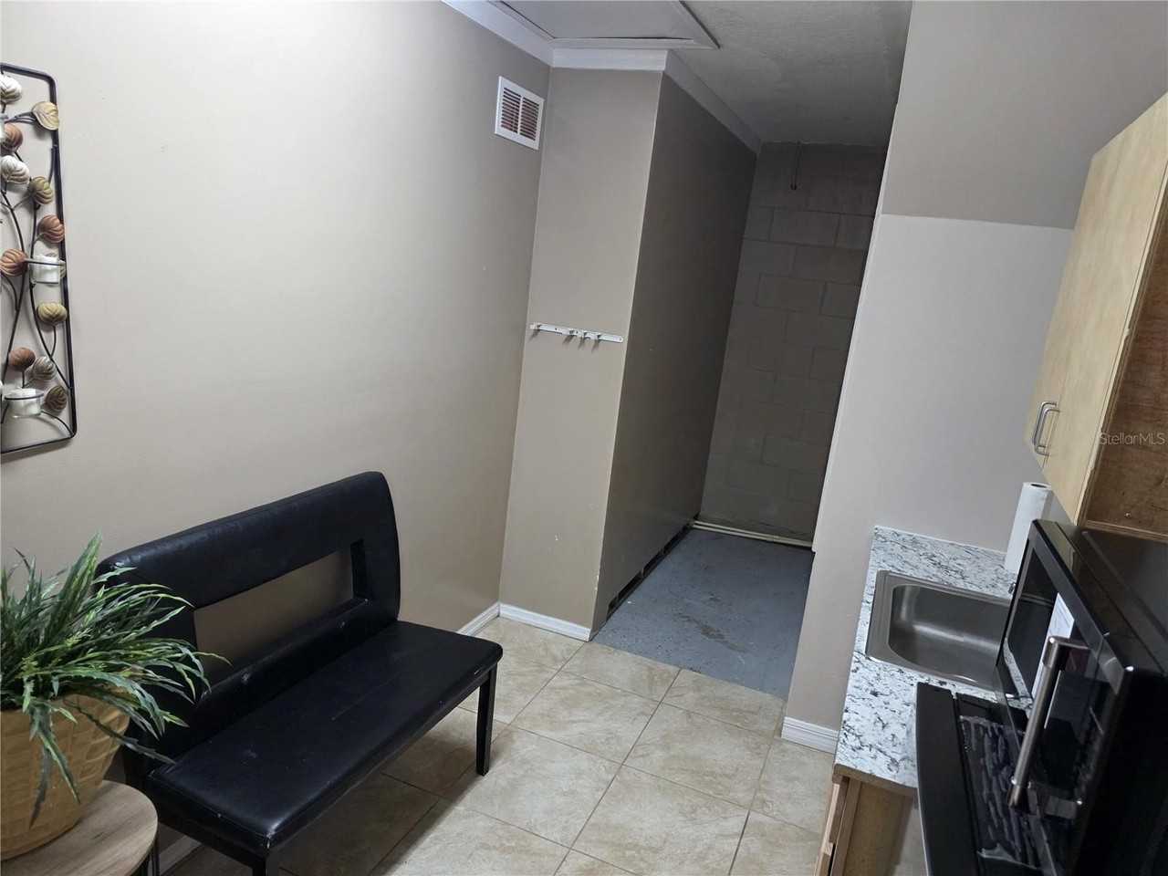 23737 Lake Ave - Photo 4 of 7