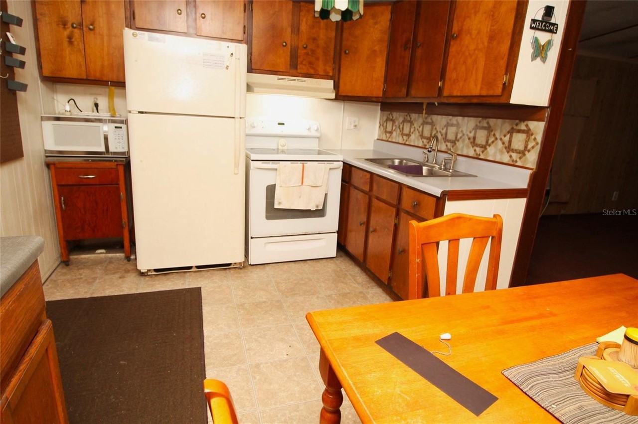 18842 Triple E Rd - Photo 5 of 11