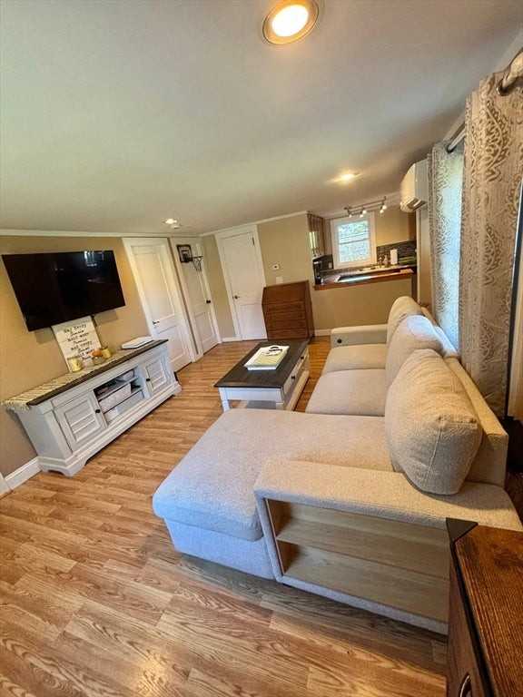 35 Lancaster Ave - Photo 5 of 11