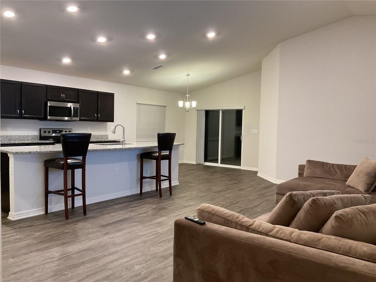 565 Vittorio Dr - Photo 5 of 25