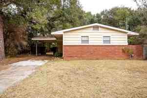 featured image of 2919 Criswell Ave