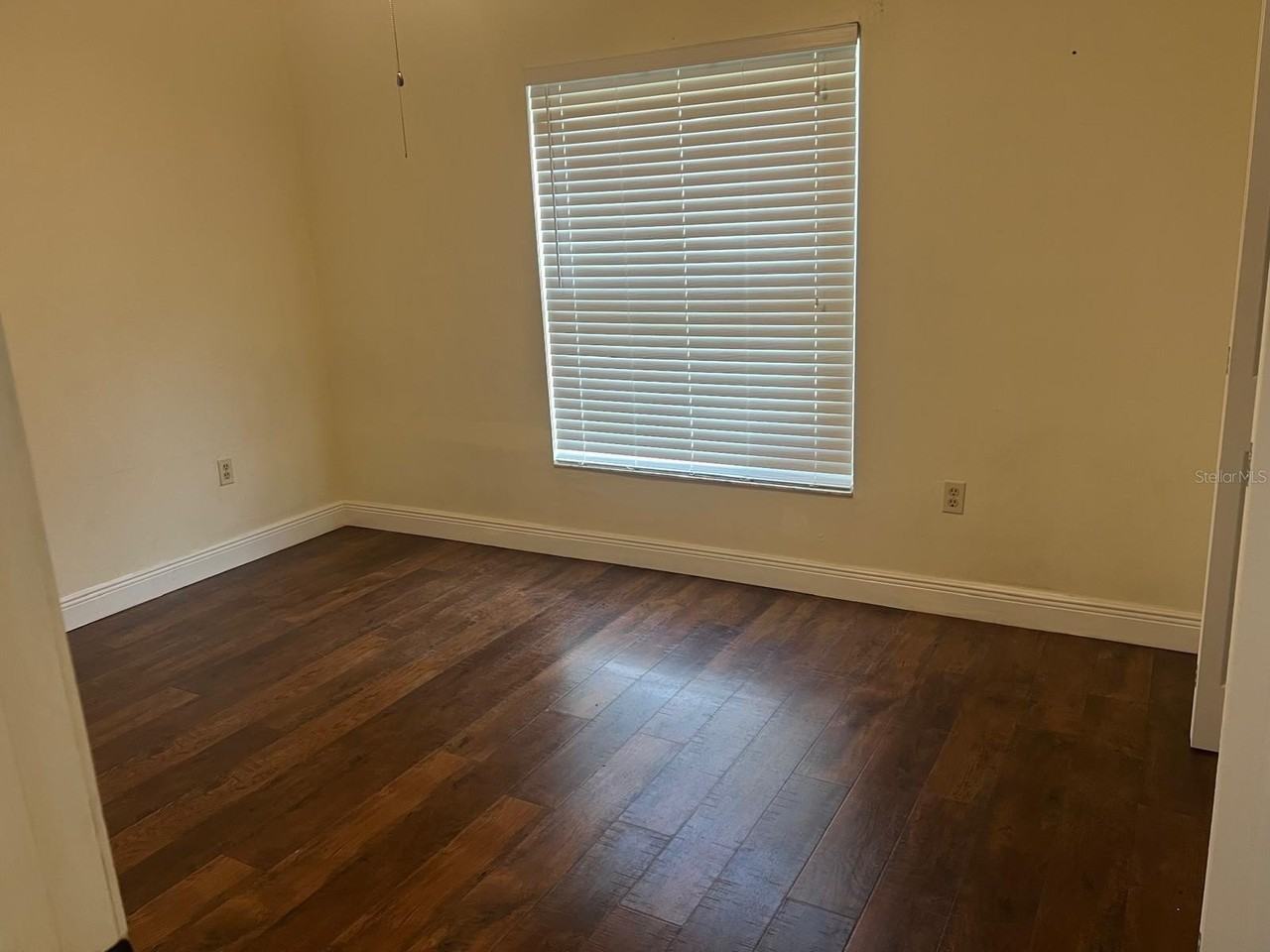 431 James Pl - Photo 6 of 12