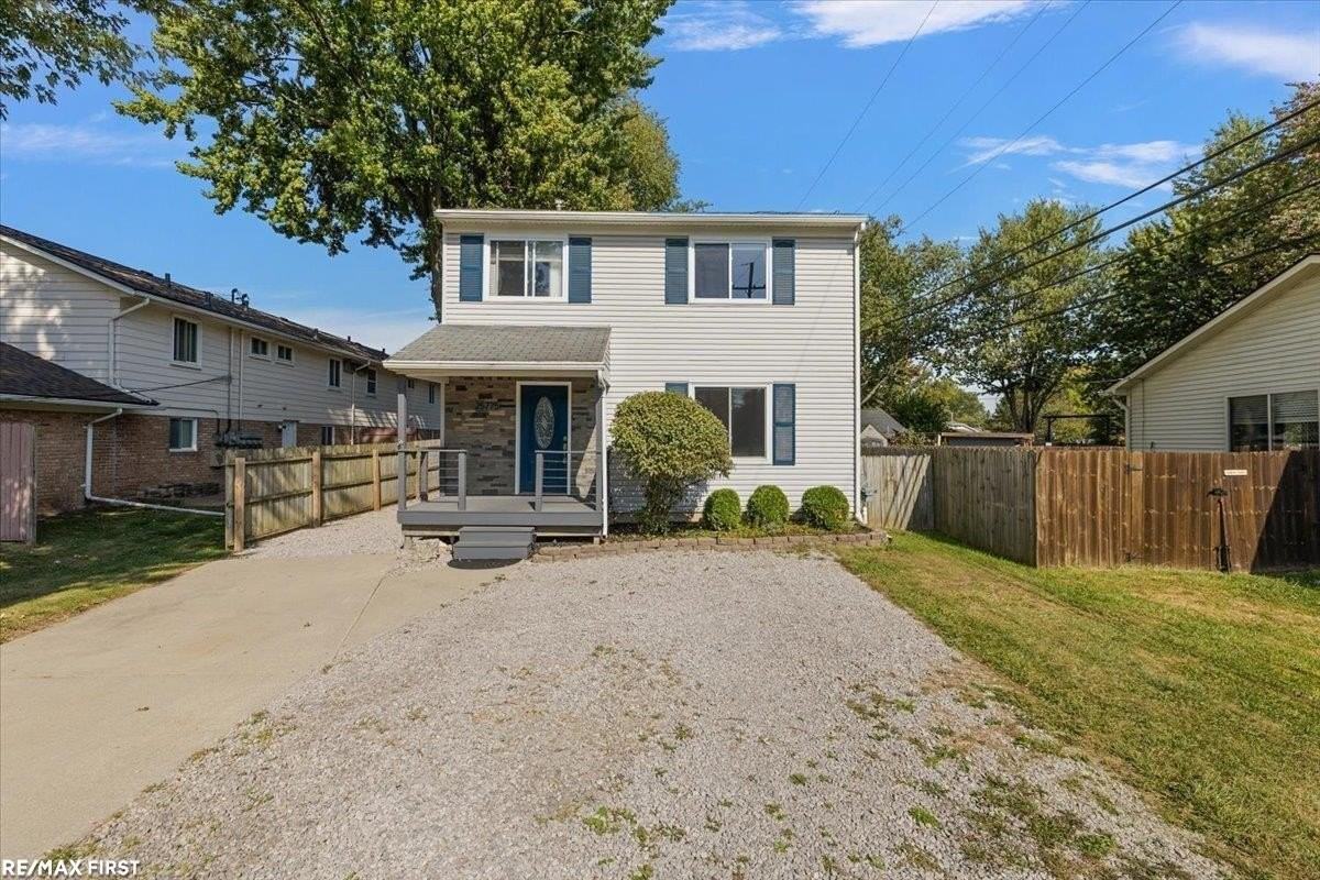 25775 S River Rd - Photo 2 of 40