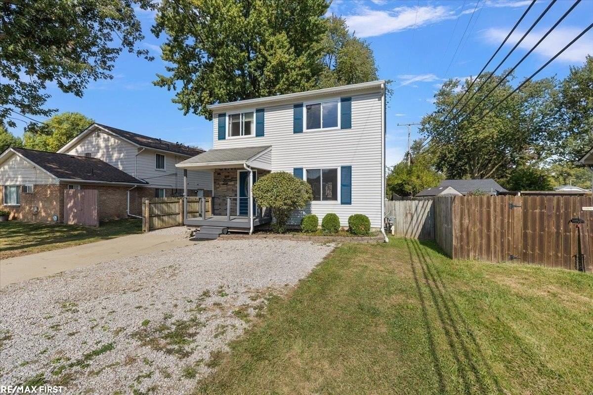 25775 S River Rd - Photo 3 of 40