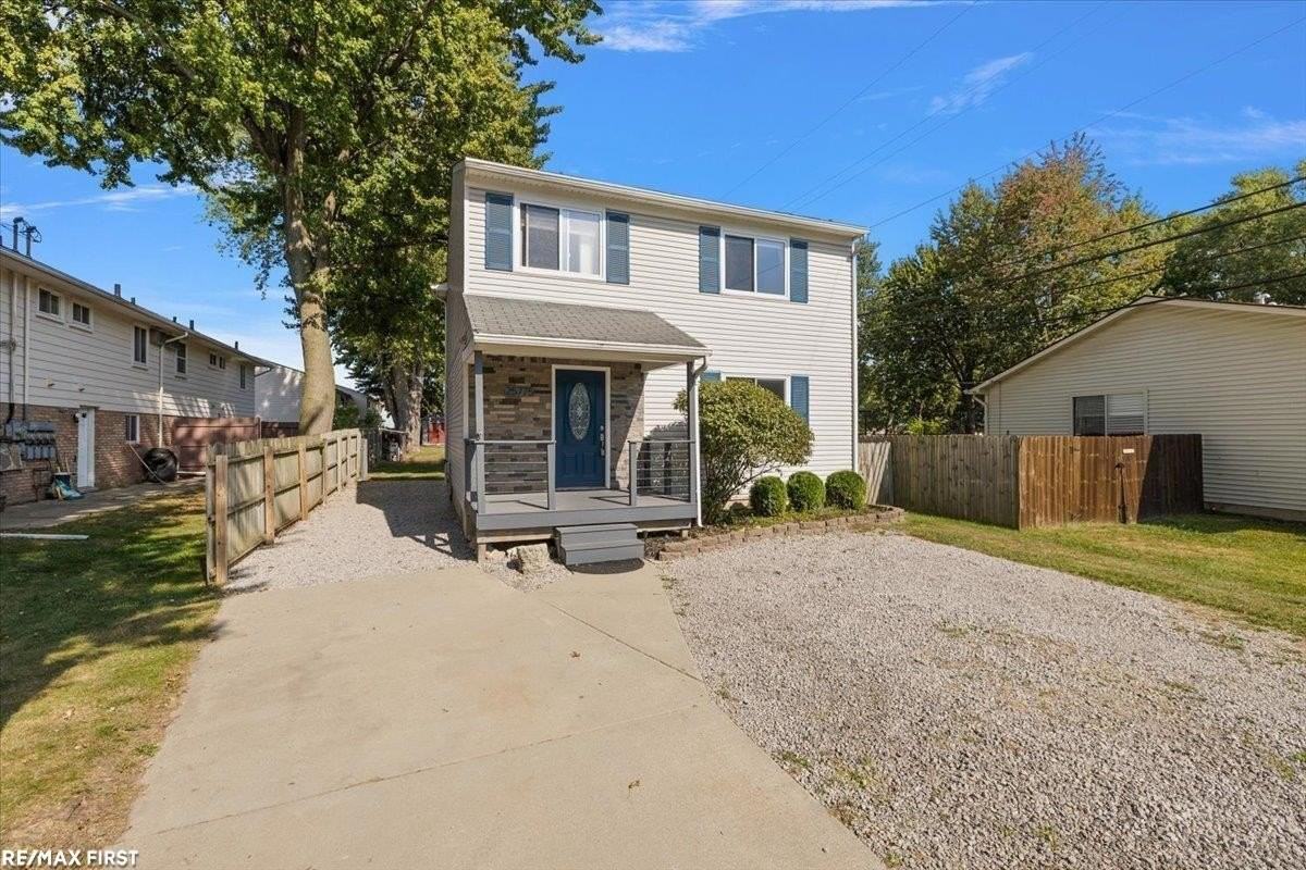 25775 S River Rd - Photo 4 of 40