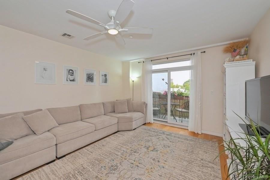 1251 E 19th St #4B - Photo 7 of 32