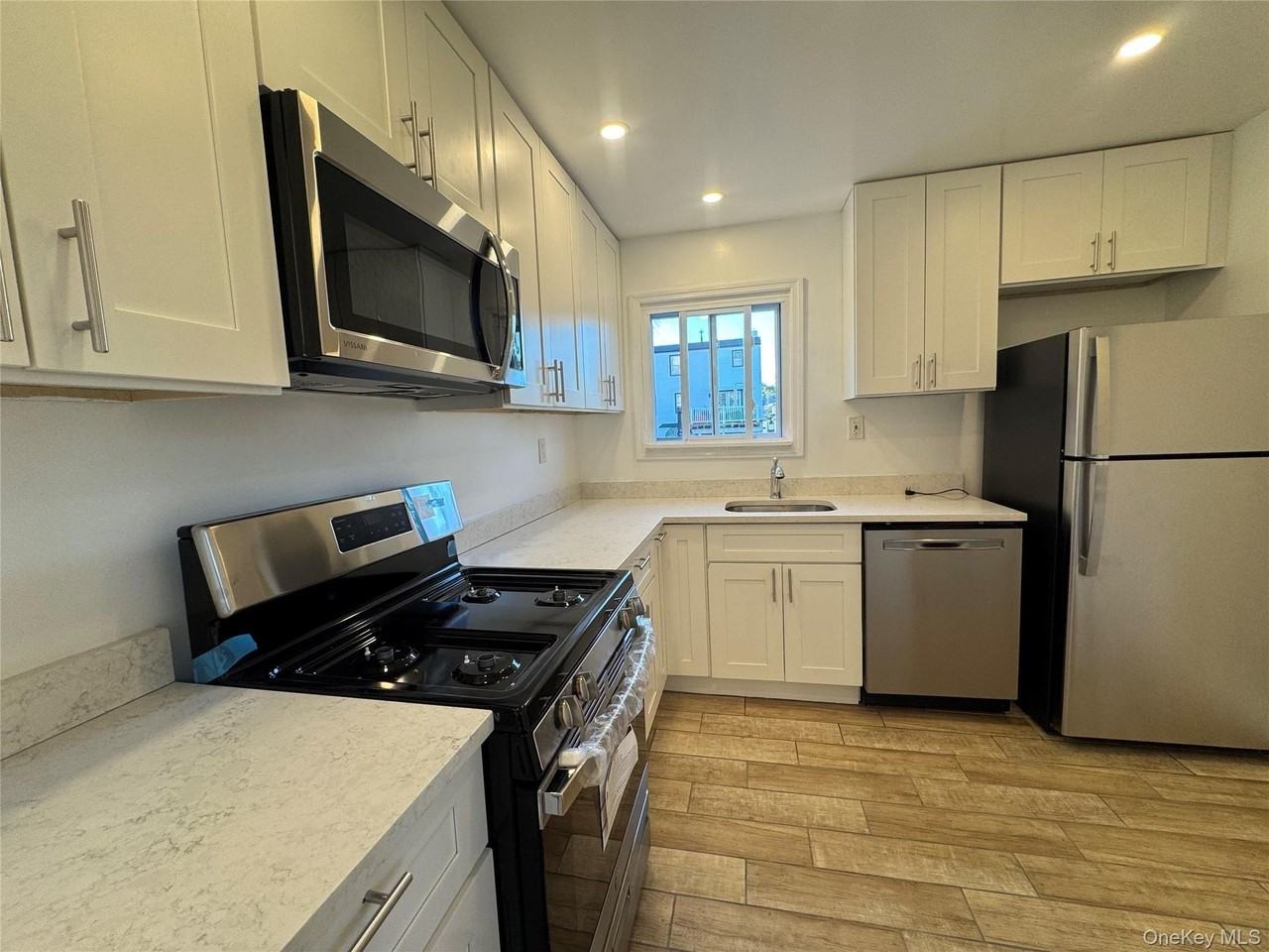 27 Fourth Ave - Photo 2 of 13