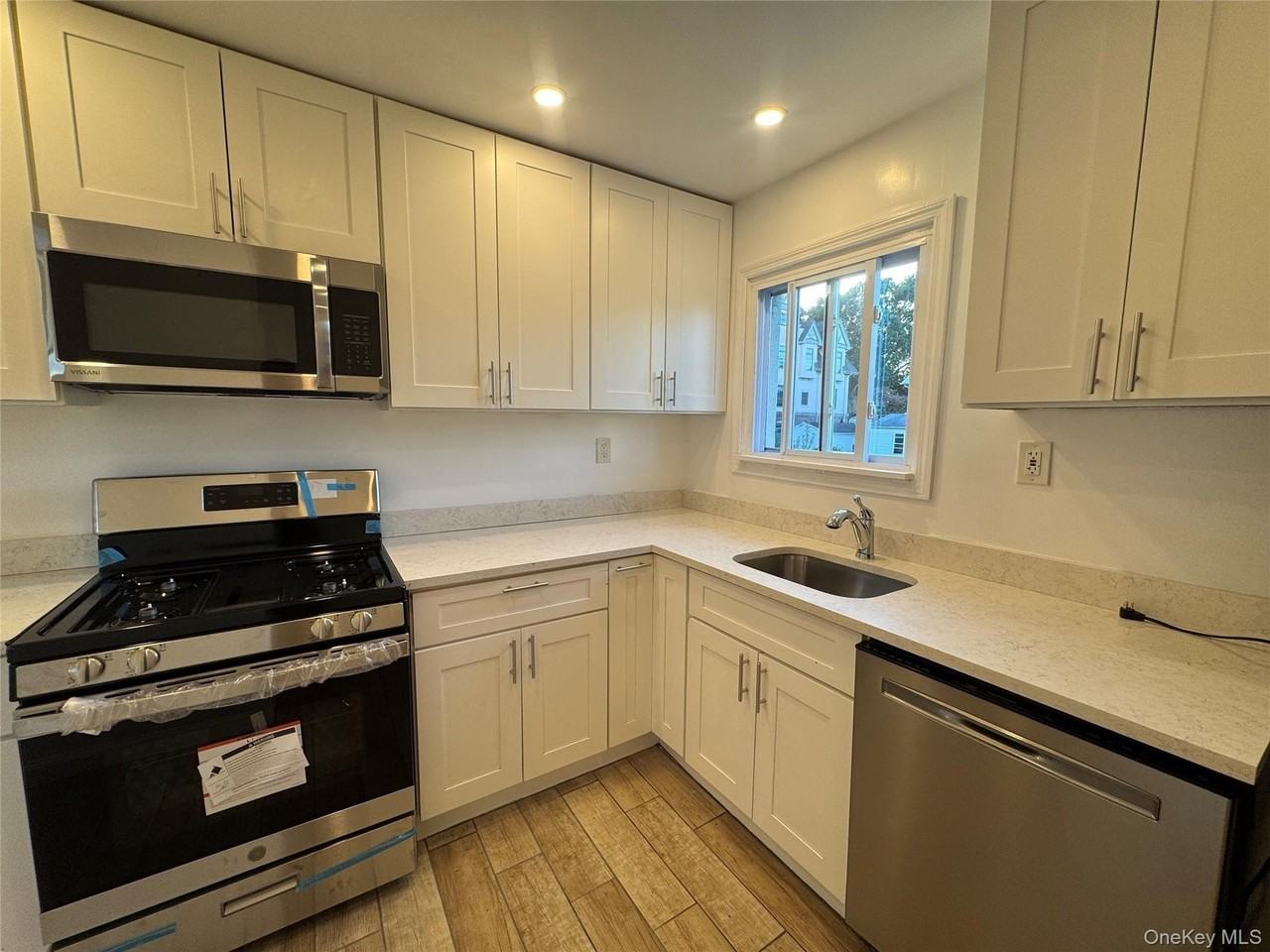 27 Fourth Ave - Photo 6 of 13