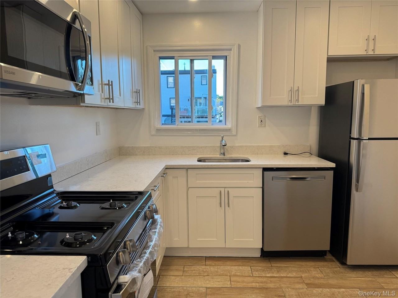 27 Fourth Ave - Photo 7 of 13