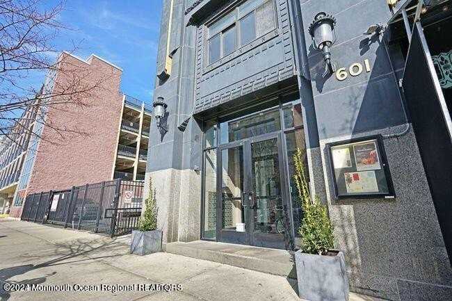 601 Bangs Avenue #707 - Photo 3 of 30