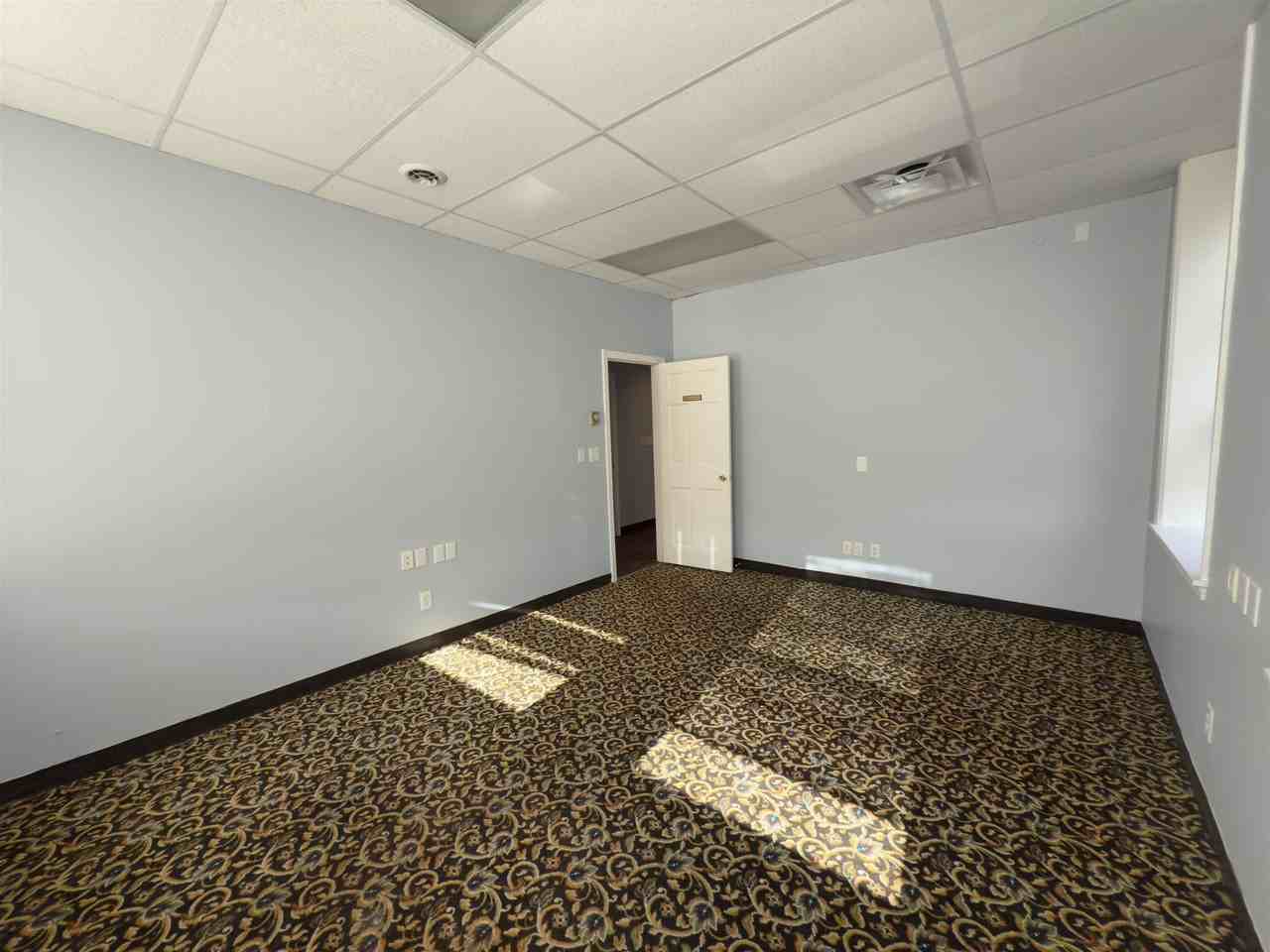 38 Glen Ave - Photo 7 of 15