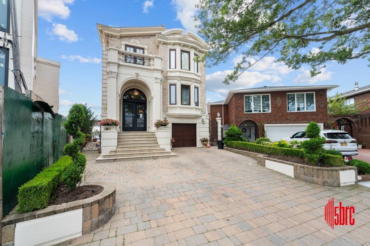 2626 National Dr - Photo 2 of 46