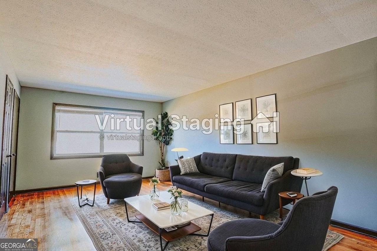 2877 Whispering Hills Dr - Photo 2 of 17