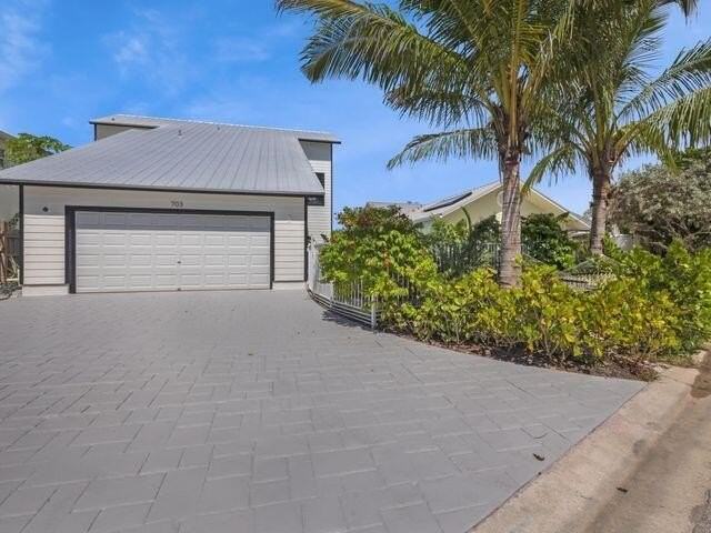 703 Xanadu Pl - Photo 4 of 21