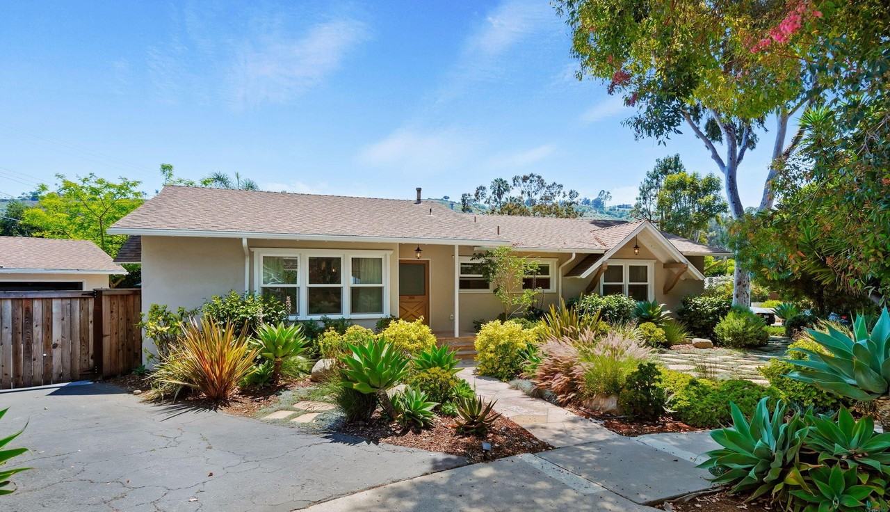 959 Barcelona Dr - Photo 3 of 41