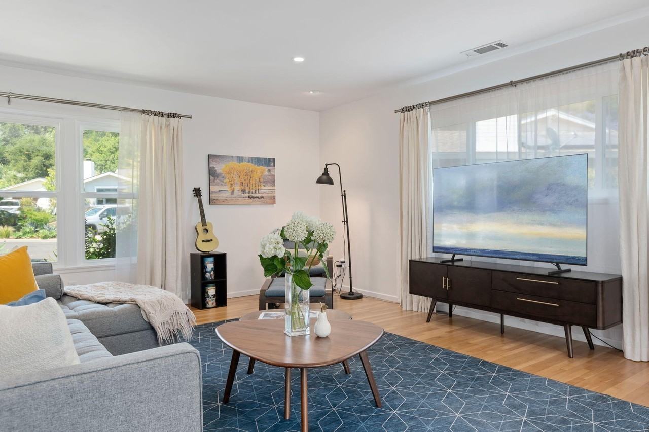 959 Barcelona Dr - Photo 6 of 41