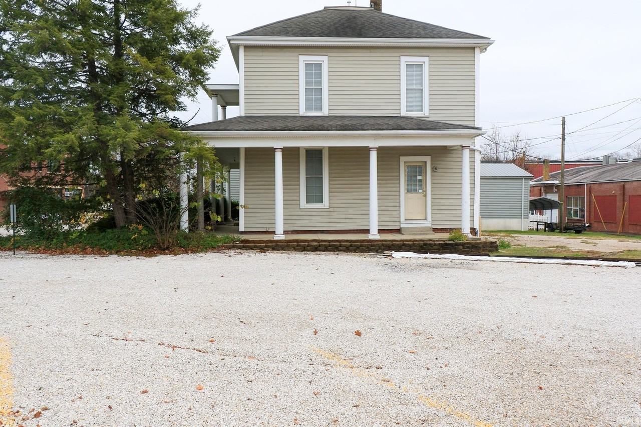 207 E 4th St - Photo 2 of 21