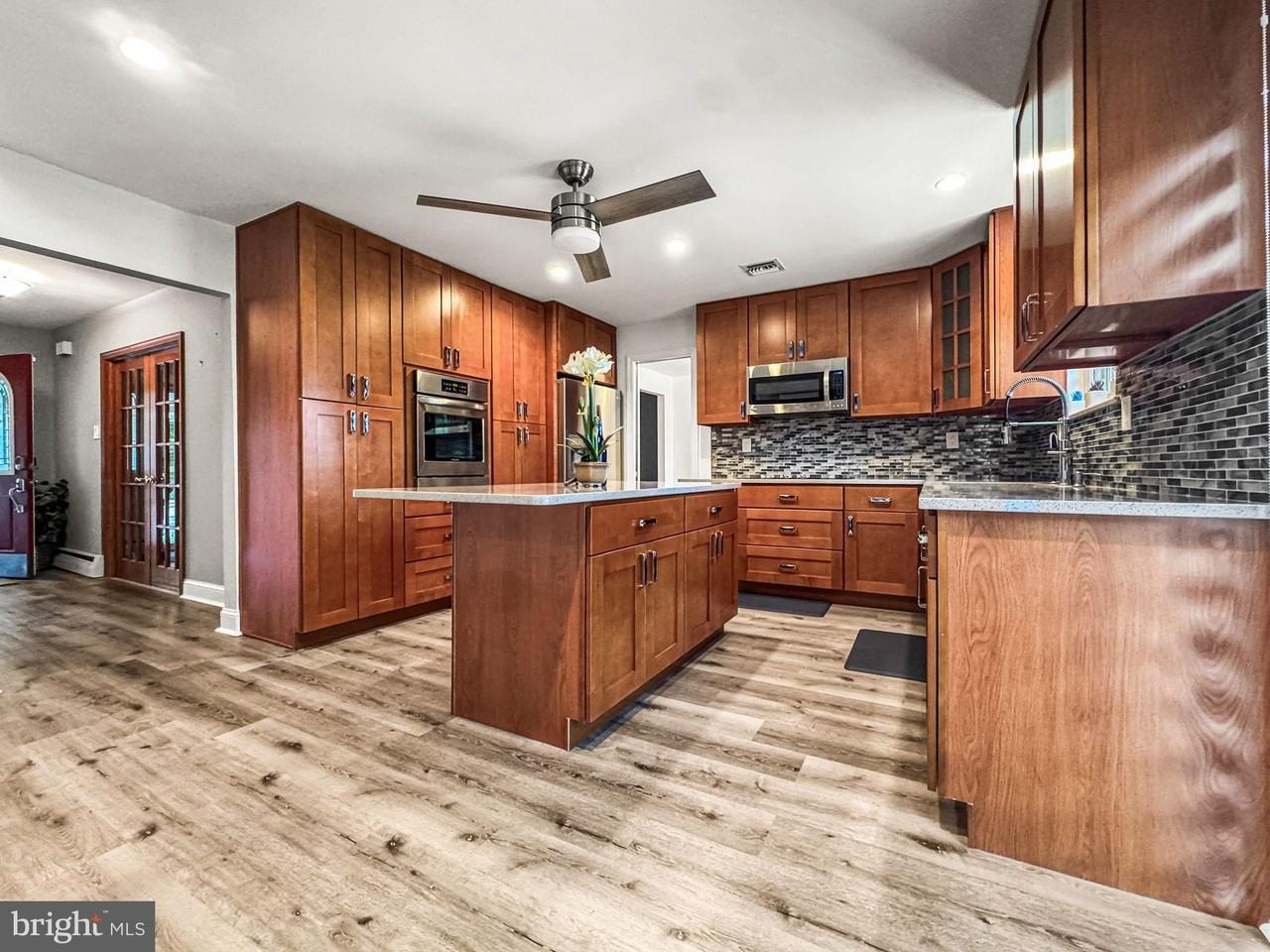 553 Saratoga Rd - Photo 4 of 21