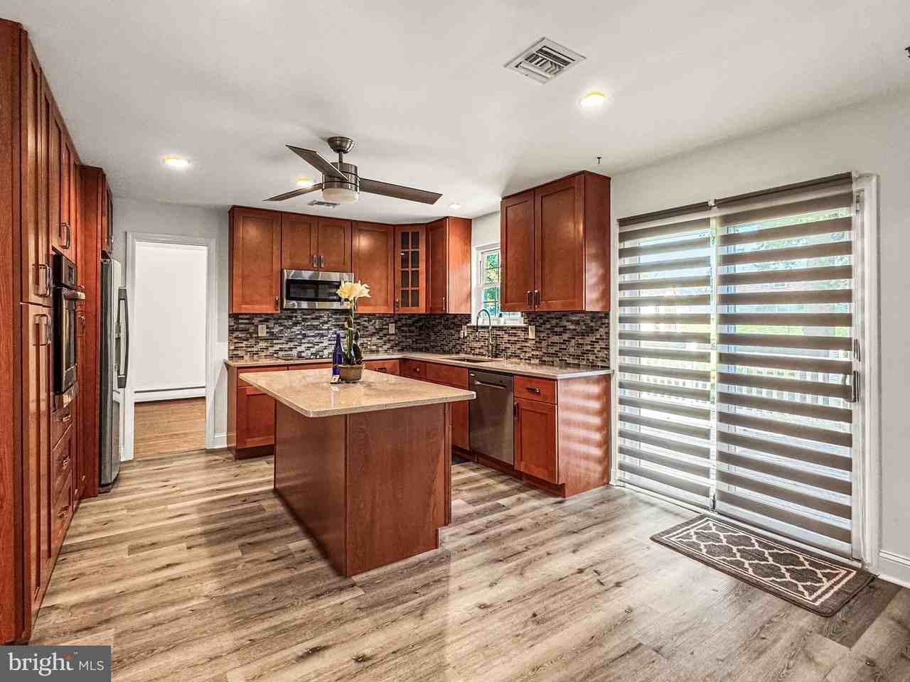 553 Saratoga Rd - Photo 5 of 21