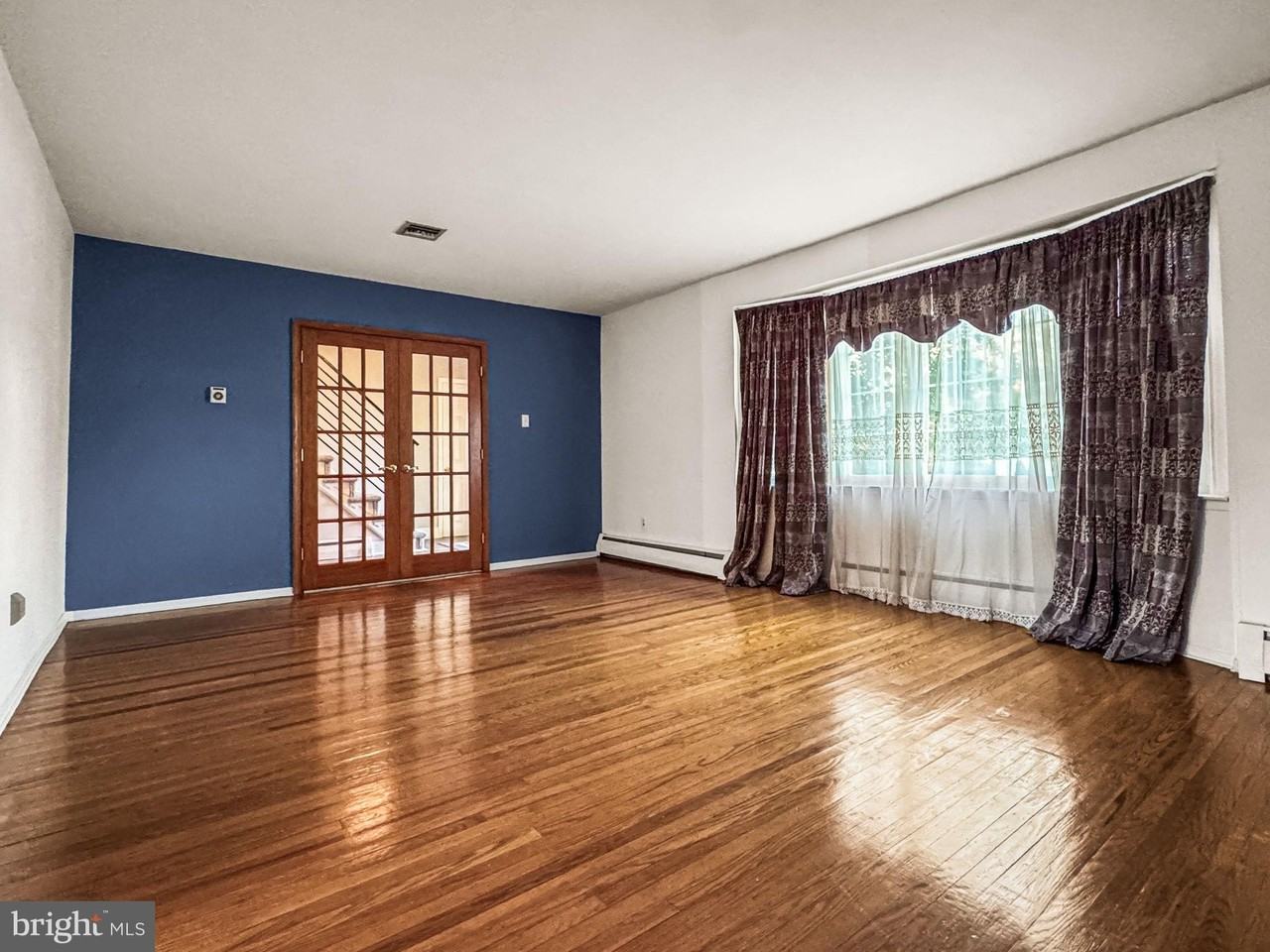 553 Saratoga Rd - Photo 7 of 21