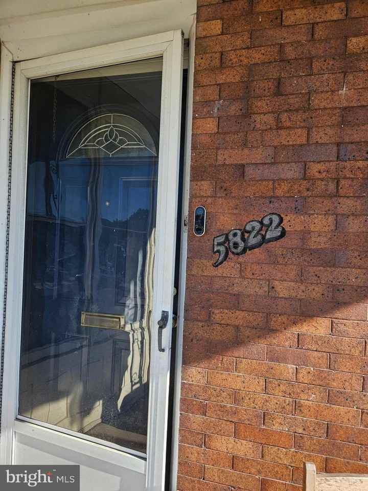 5822 Warrington Avenue - Photo 2 of 32