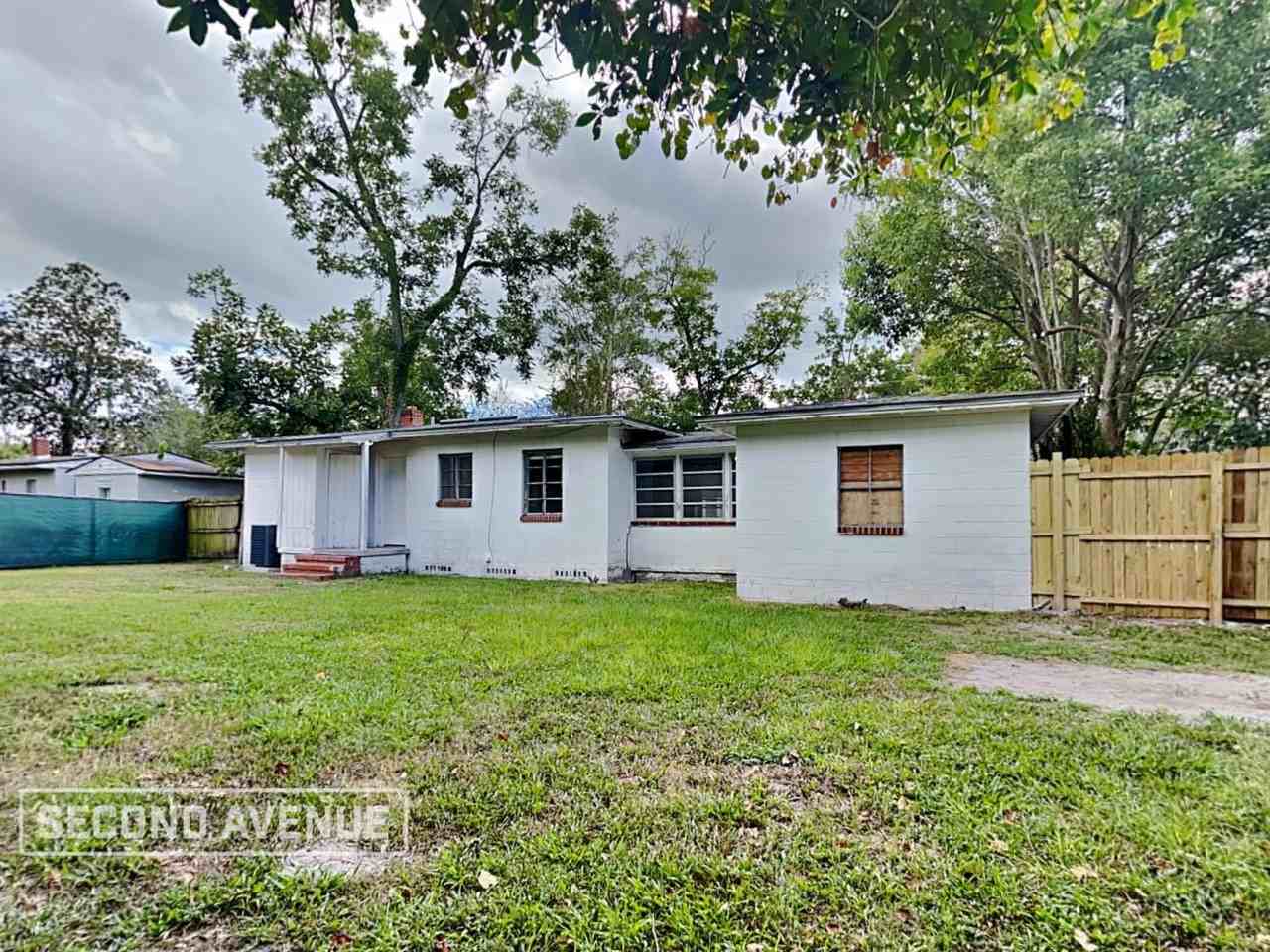 1975 Rugby Rd - Photo 2 of 18