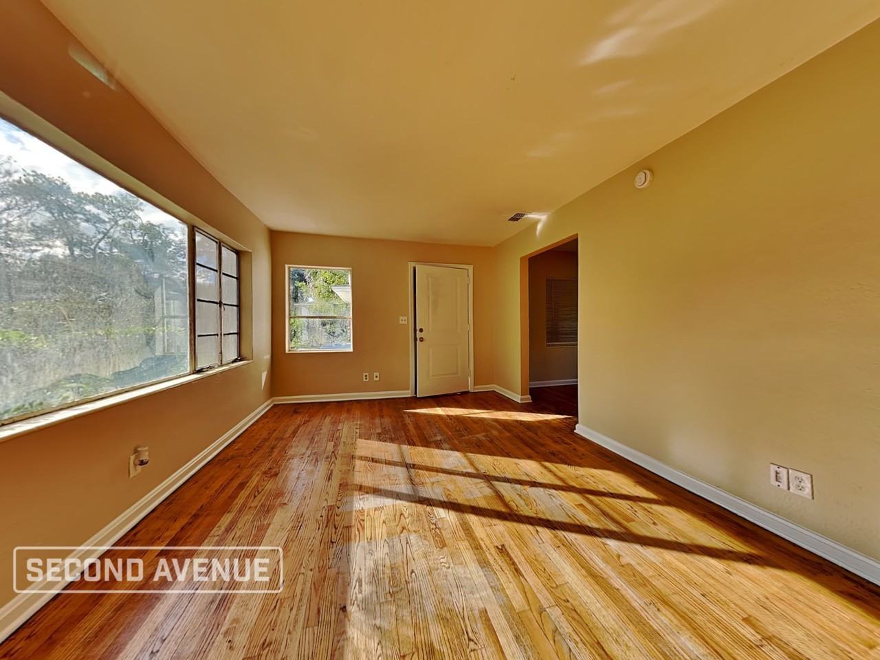 1975 Rugby Rd - Photo 6 of 18