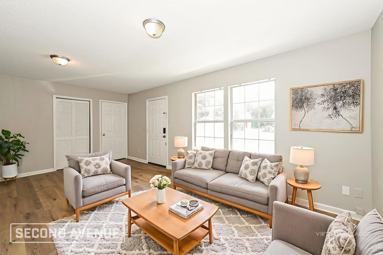 5701 Carver Cir - Photo 3 of 27