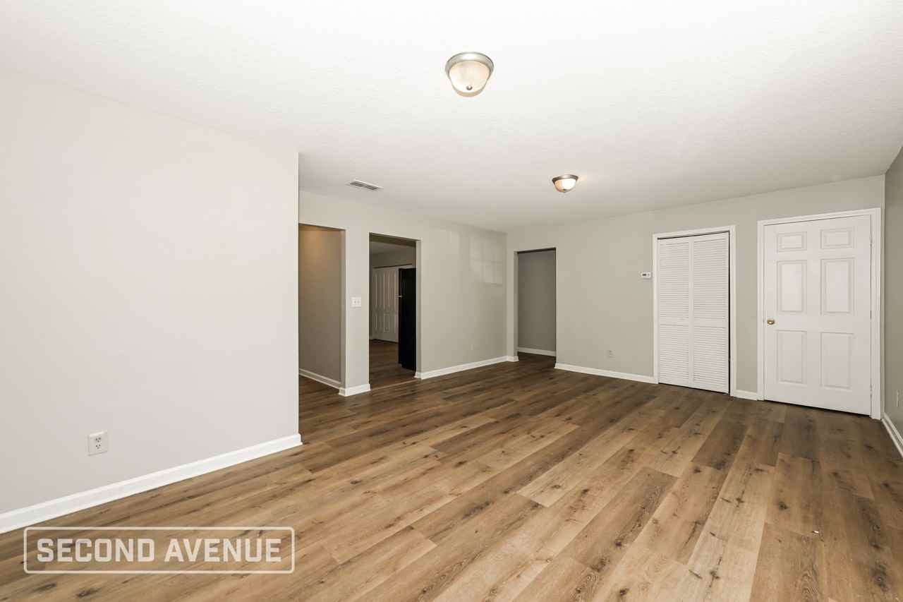 5701 Carver Cir - Photo 4 of 23