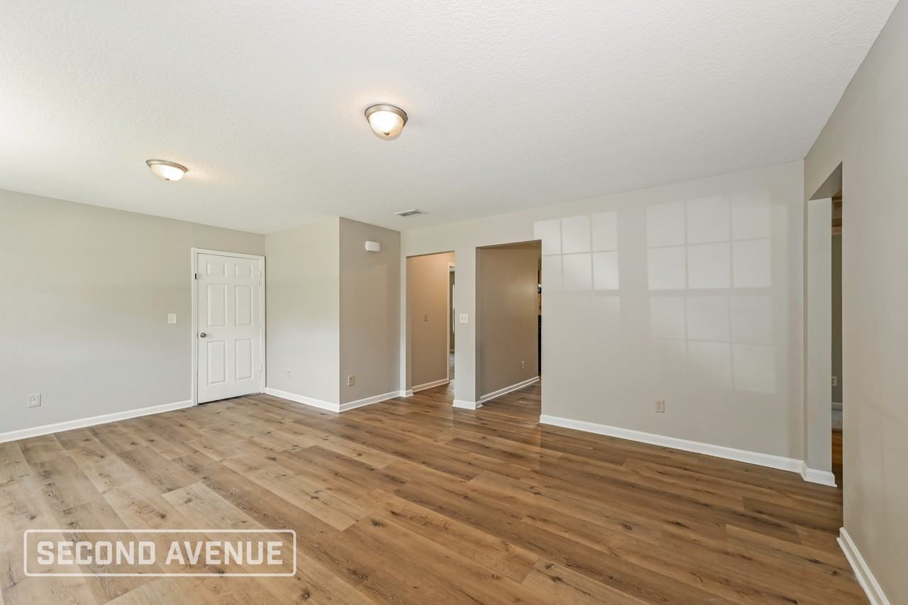 5701 Carver Cir - Photo 5 of 23