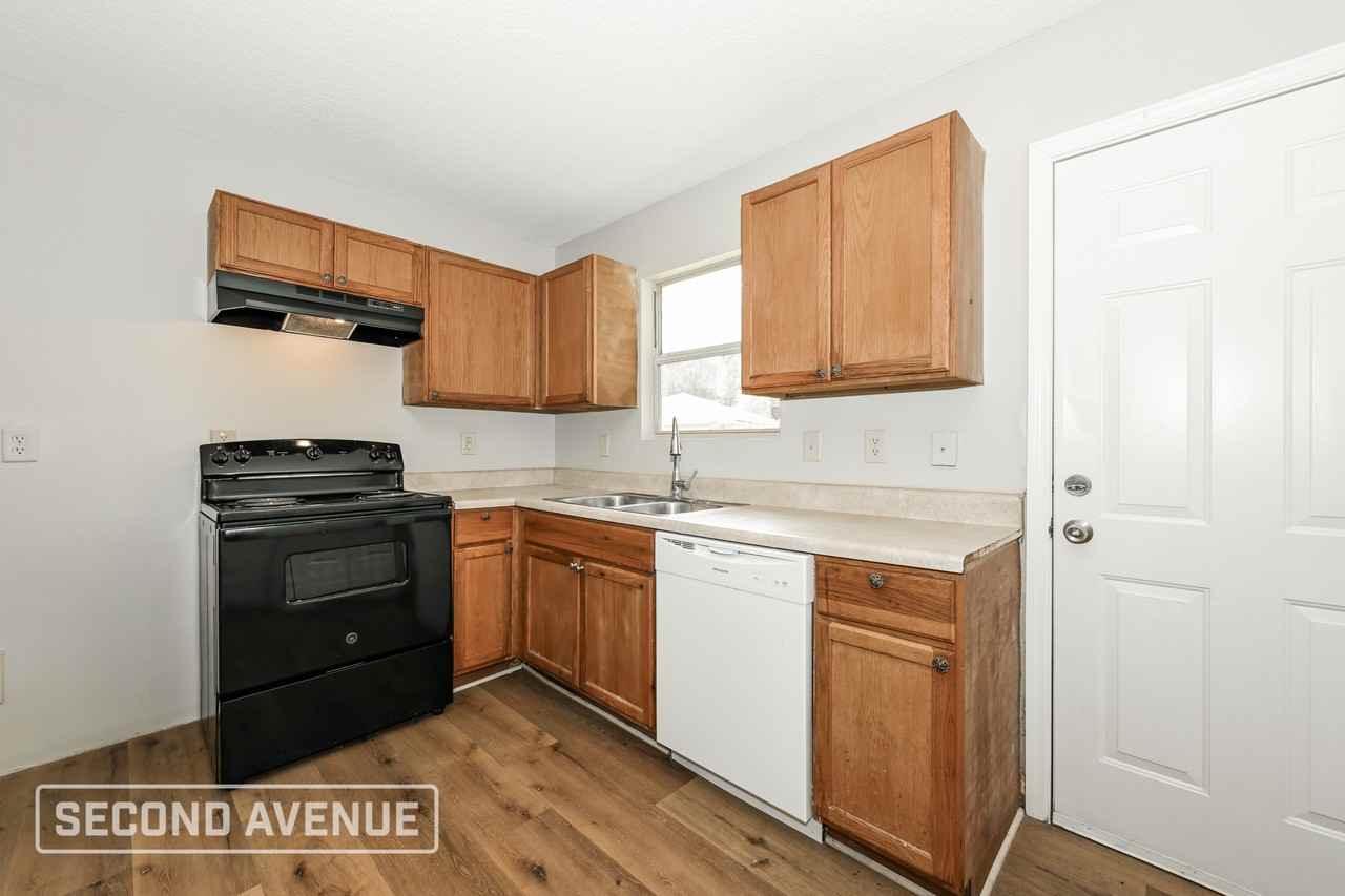 5701 Carver Cir - Photo 7 of 23