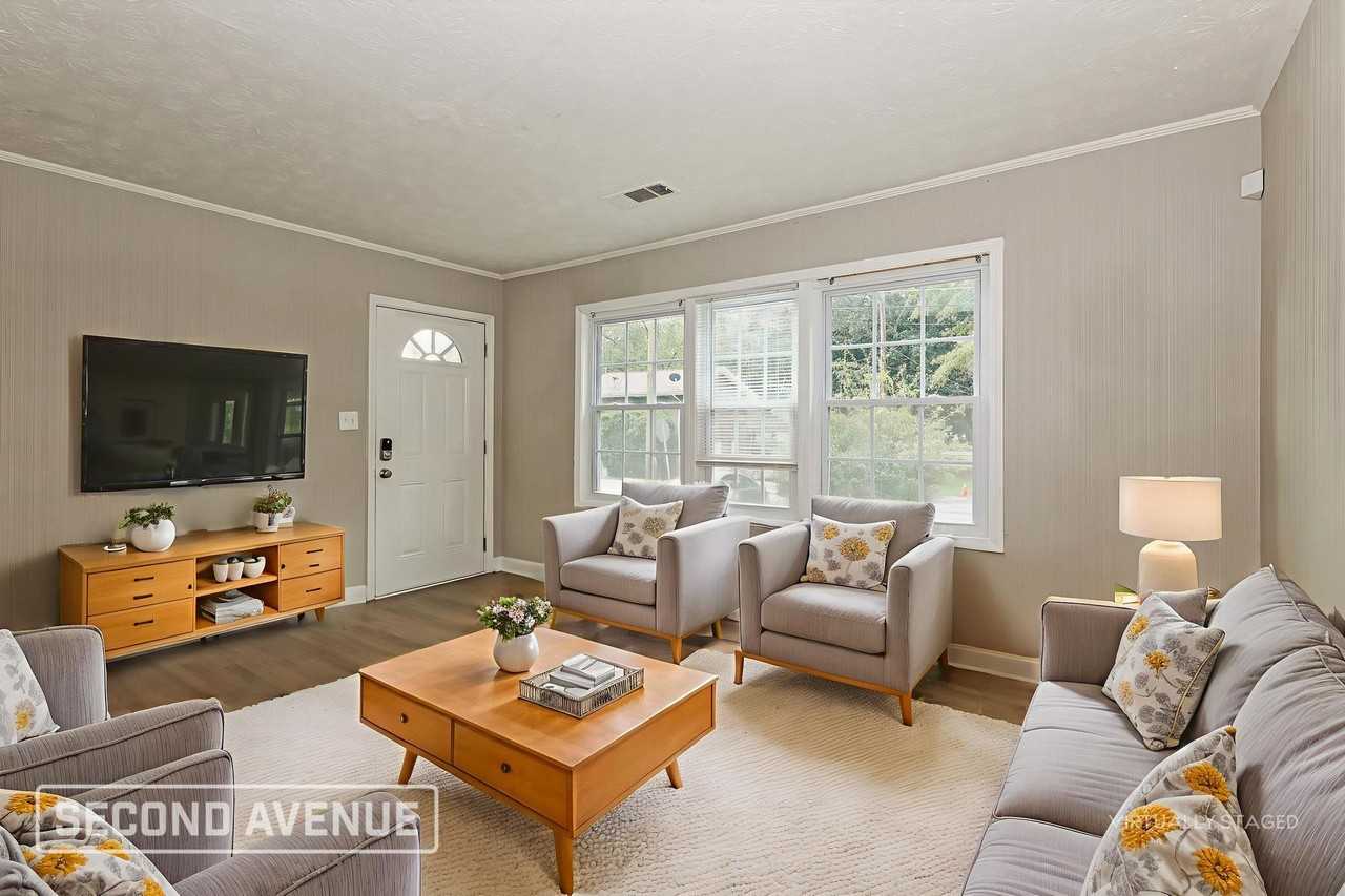 820 Slaton St - Photo 2 of 23