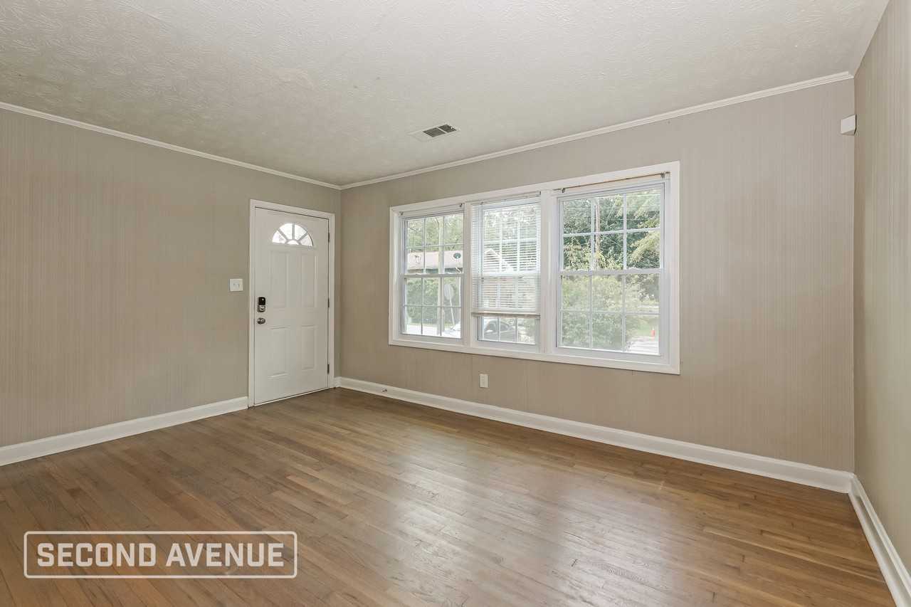 820 Slaton St - Photo 6 of 23