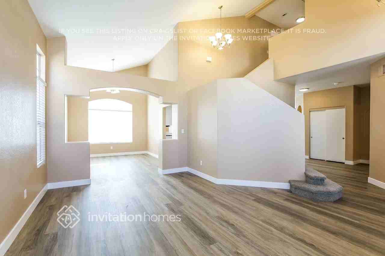 1581 Avenida Fiesta - Photo 5 of 18