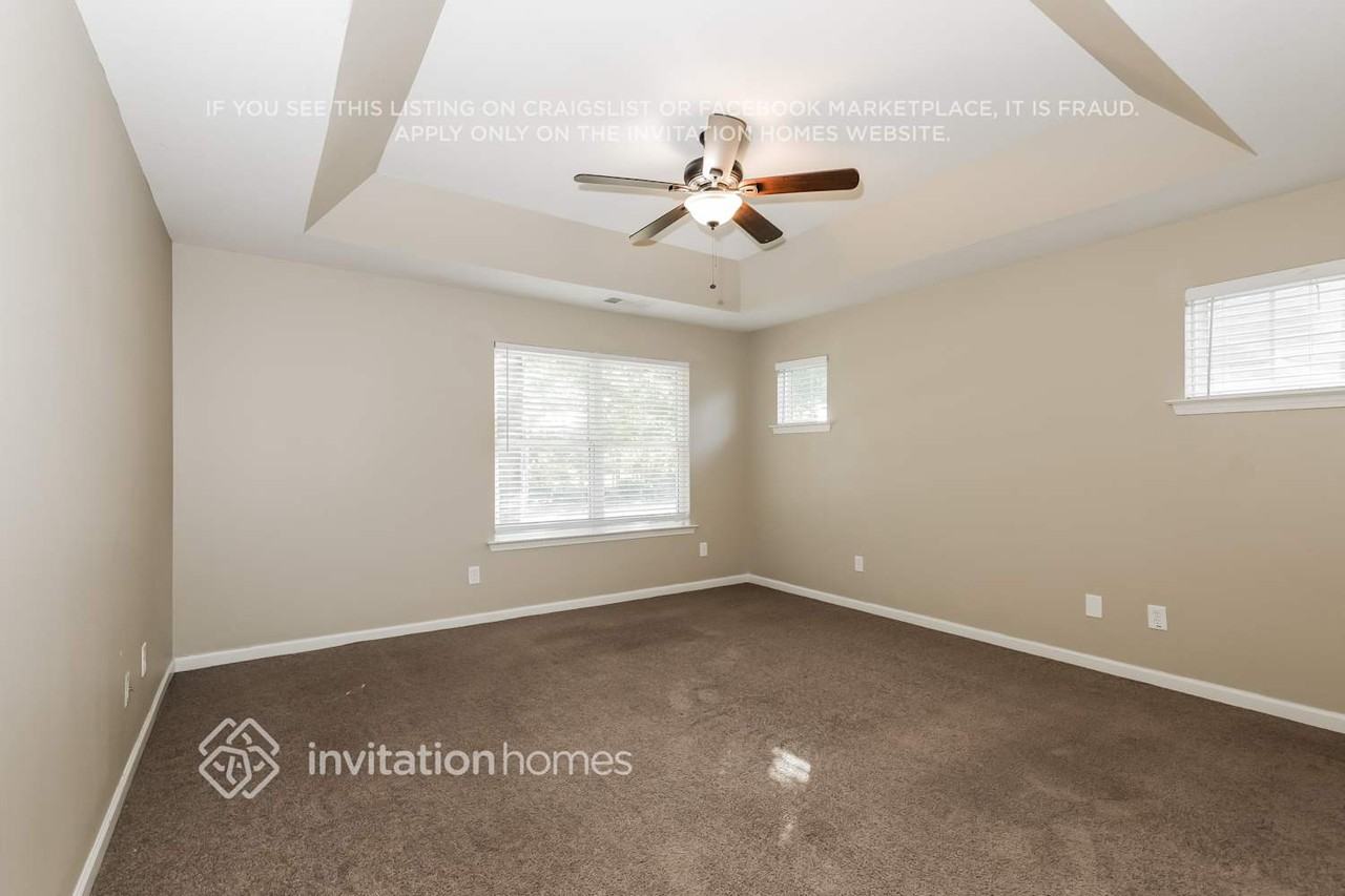 4317 Ben Hill Rd - Photo 5 of 9