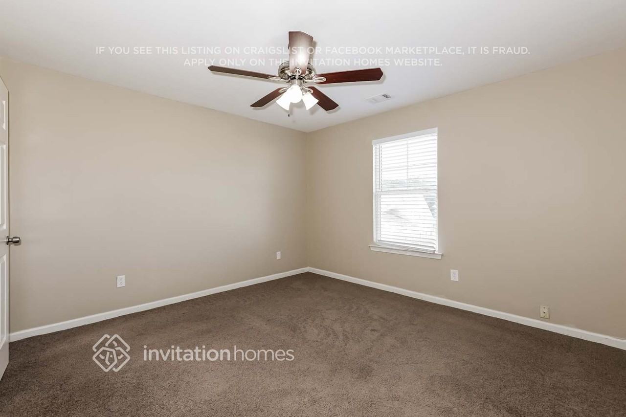 4317 Ben Hill Rd - Photo 7 of 9
