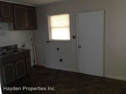 210 Watson Ave - Photo 3 of 9