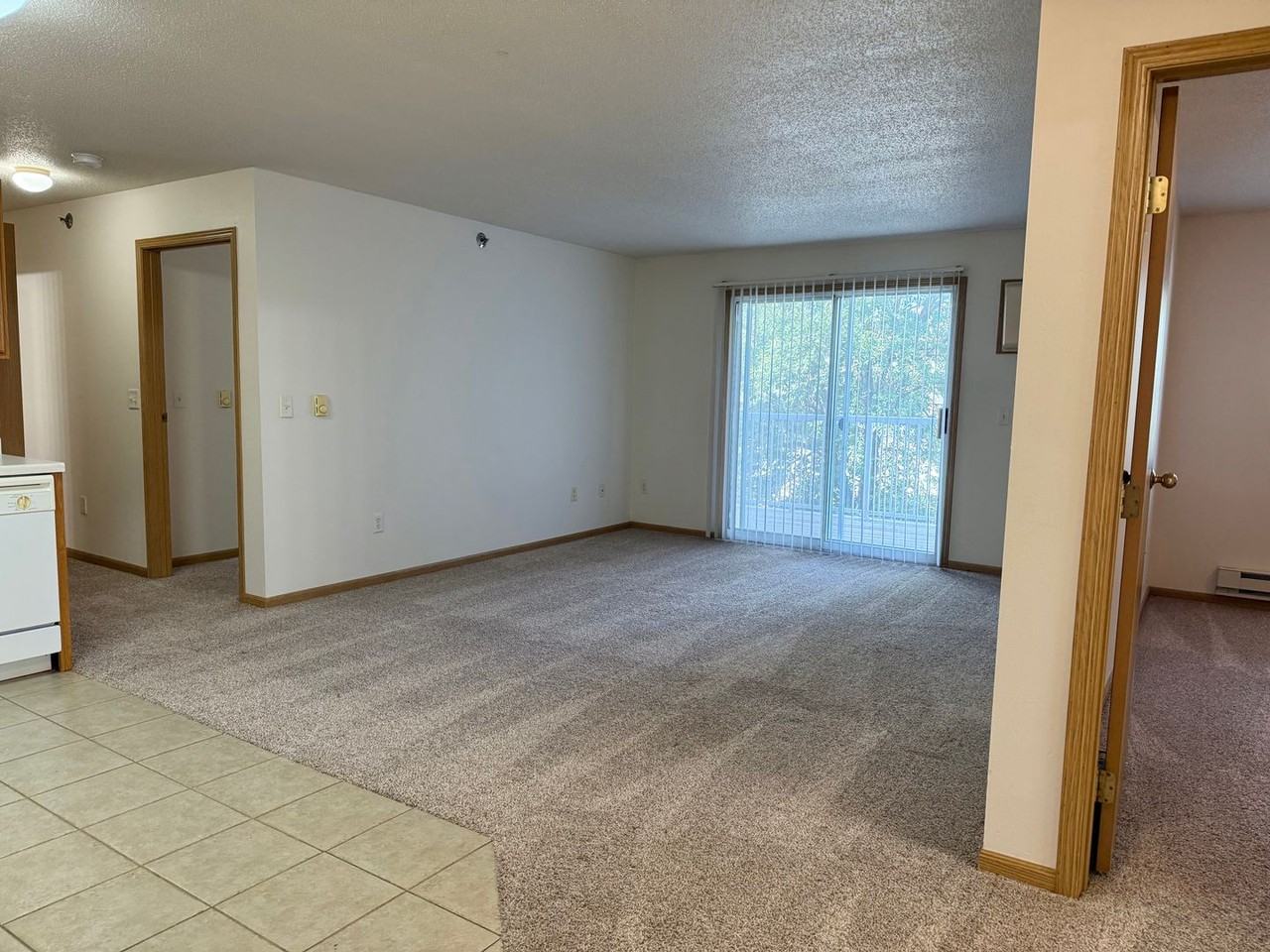 Pointe West I - Photo 3 of 34