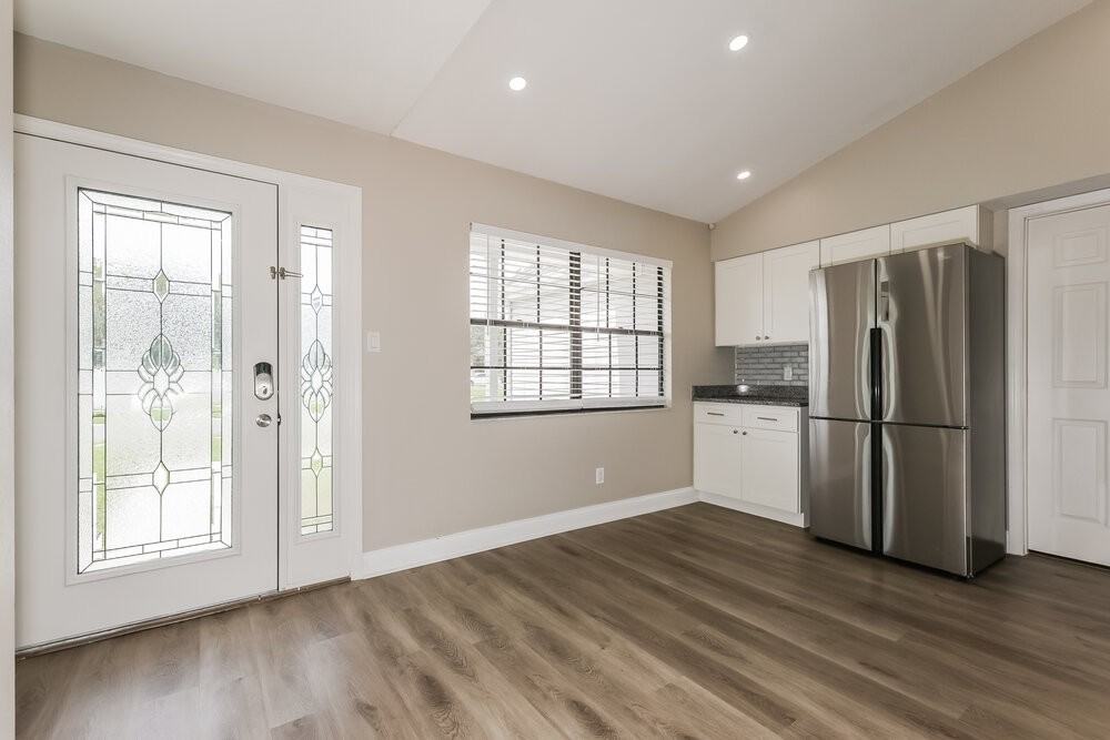 3938 King Dr - Photo 5 of 16