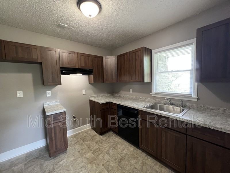 789 Dillworth St - Photo 3 of 9