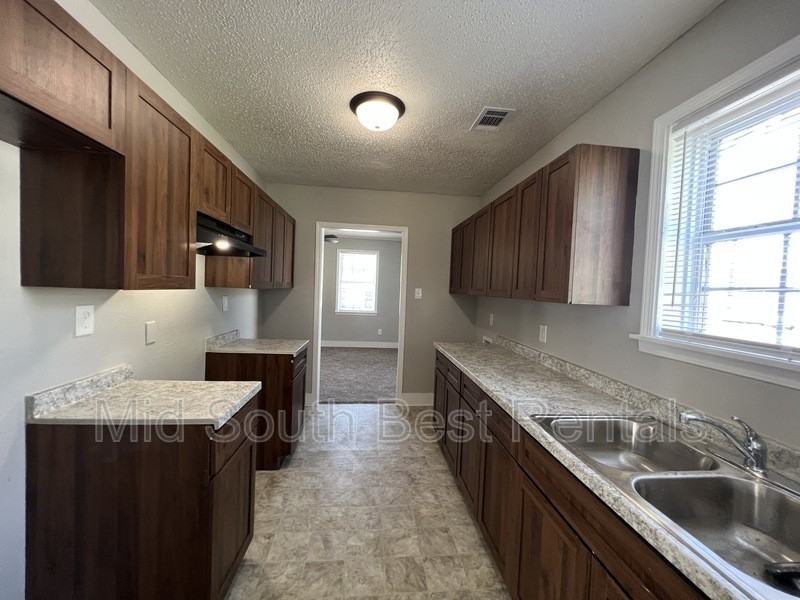 1396 Silver St - Photo 3 of 7