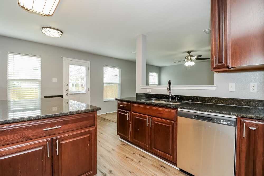 937 Stone Chapel Way - Photo 7 of 17