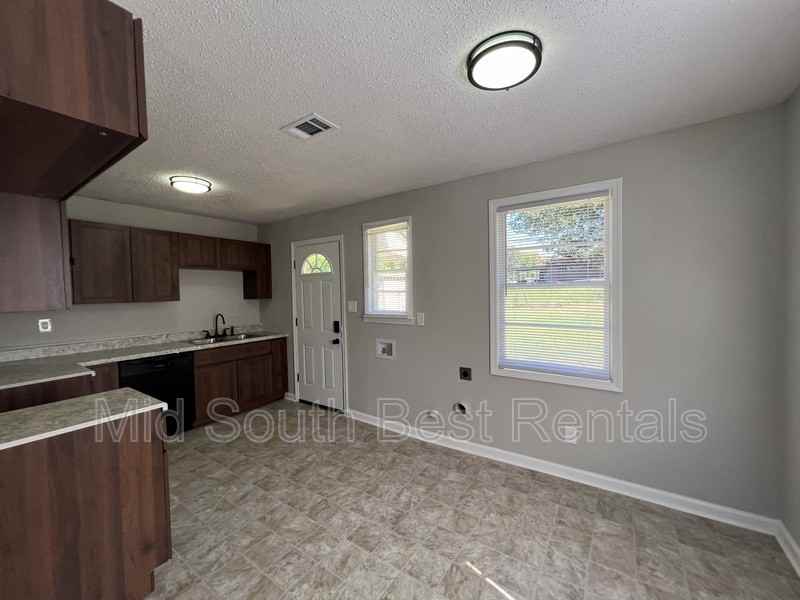 3568 W Horn Lake Rd - Photo 3 of 11