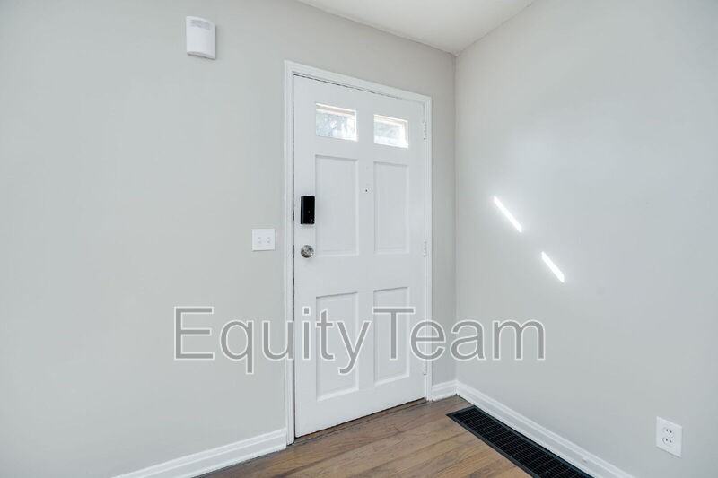 3918 Odin Ave - Photo 3 of 35