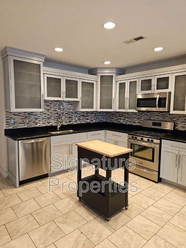 2312 W Cary St #B - Photo 3 of 11