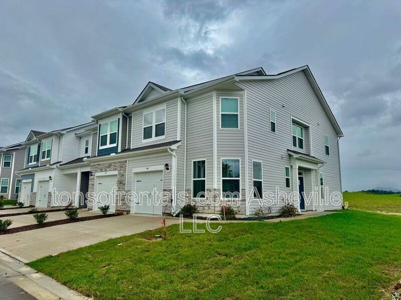 545 Wheatfield Rd - Photo 2 of 25